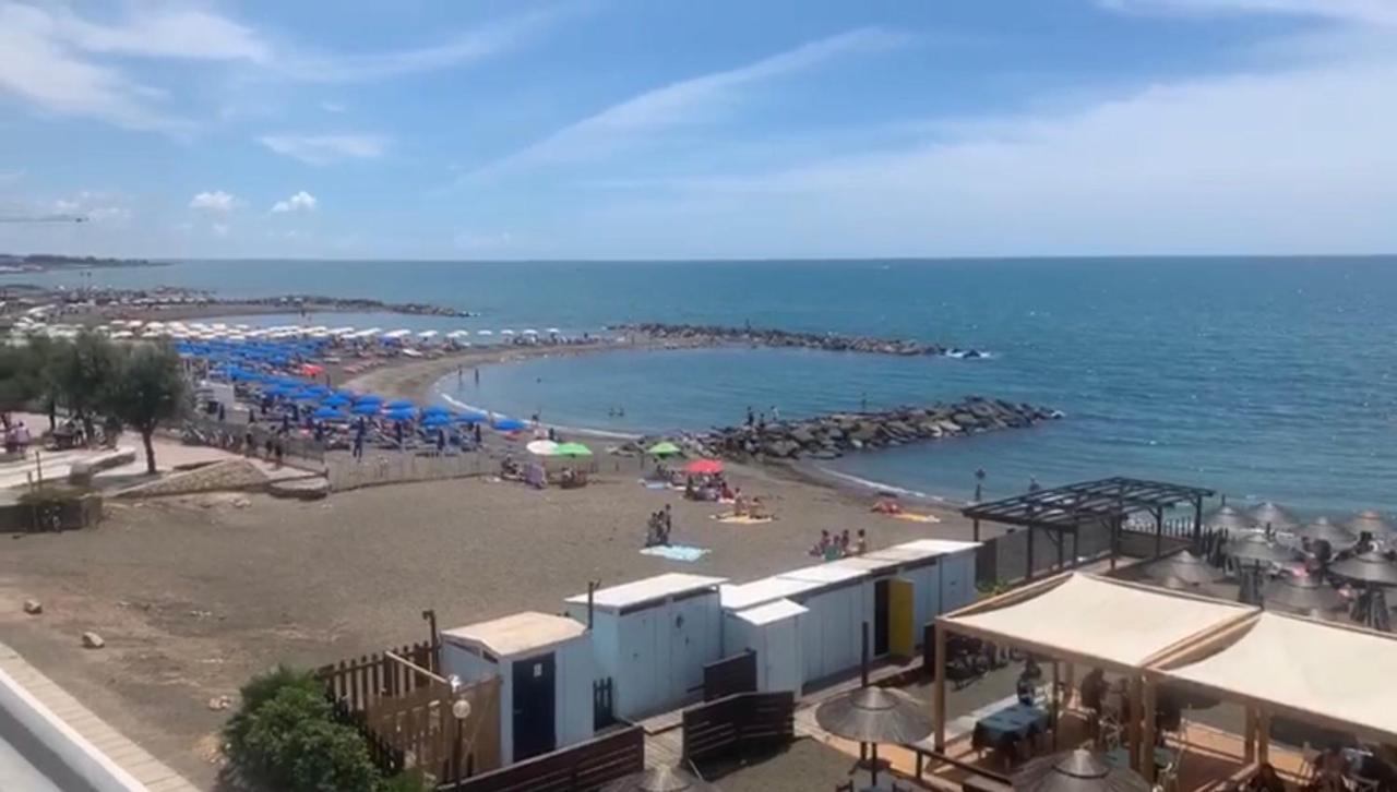 Roma Meraviglioso Attico Sul Mare Ladispoli Dış mekan fotoğraf